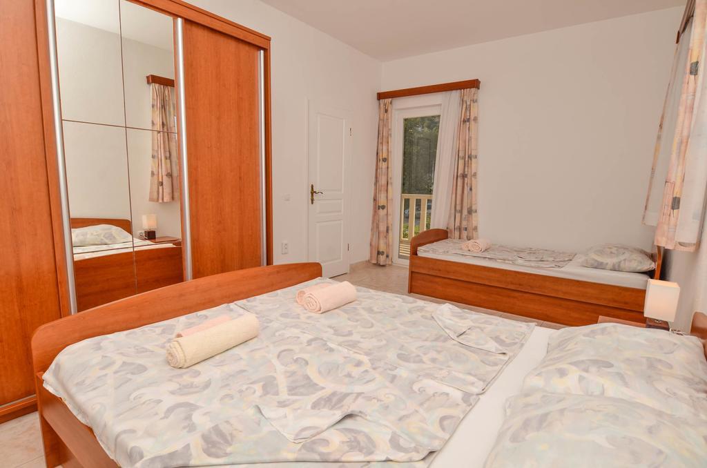 أوروبيتش Apartments Villa Iva الغرفة الصورة